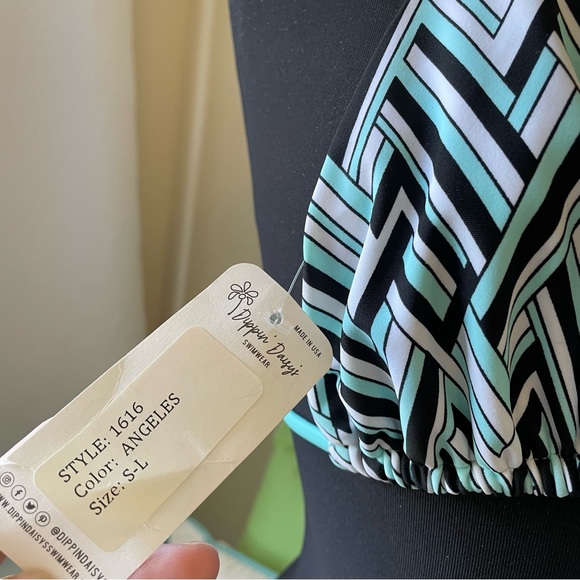 NWT Dippin’ Daisy’s Bikini Top - Picture 5 of 8